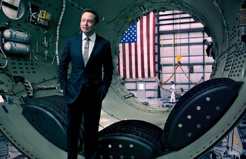 Elon Musk y el robot humanoide